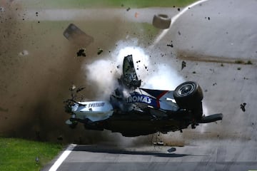 El polaco salió milagrosamente ileso tras sufrir un accidente en el GP de Canadá en 2007. Kubica perdió el control tras impactar con Trulli a unos 230 km/h. Su BMW se elevó ligeramente, chocó contra el muro y cruzó la pista dando varias vueltas de campana para terminar en la escapatoria volcado sobre el lado derecho. Únicamente se fracturó la pierna derecha.