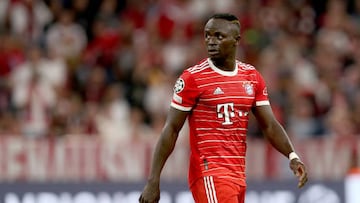 MUNICH, GERMANY - SEPTEMBER 13: Sadio Mane of Bayern Muenchen Looks on during the UEFA Champions League group C match between FC Bayern München and FC Barcelona at Allianz Arena on September 13, 2022 in Munich, Germany. (Photo by Harry Langer/DeFodi Images via Getty Images)