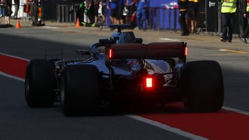 Las luces traseras que prob&oacute; Mercedes en el test de Barcelona de F1.