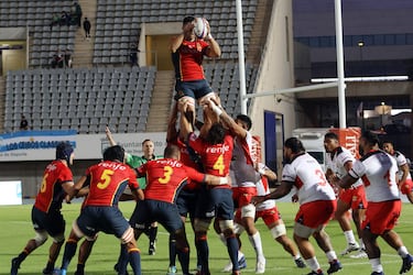 La delantera tongana somete a Los Leones en Málaga