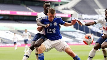 Davinson juega su mejor partido y los hinchas lo reconocen