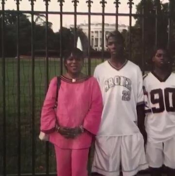 La madre de Paul Pogba ha sido pieza medular en su crecimiento como persona, pero también como futbolista. El cariño y amor entre ambos personajes es notorio