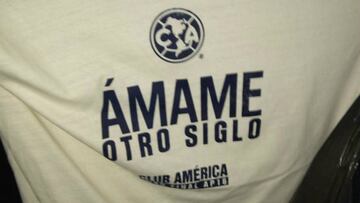 La institución azulcrema ofreció playeras conmemorativas de la final en la explanada del Estadio Azteca previo al juego de ida.