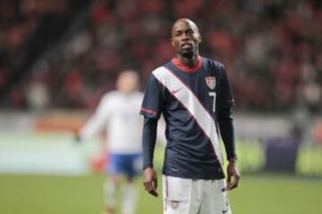 24 de mayo: 33 años cumple DaMarcus Beasley, seleccionado estadounidense y actual jugador de Houston Dynamo.