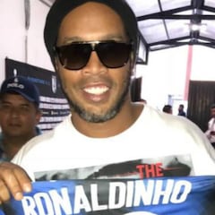 Gallos presume el "regreso a casa" de Ronaldinho
