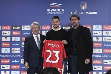Vitolo, 36M€, 27(Sevlla). Su fichaje lleg¨® entre la polvareda de la pol¨¦mica. Renovaci¨®n con el Sevilla, llamada del Cholo, medio a?os en Las Palmas... Luego, chispazos, pero el Cholo apenas le ha puesto.