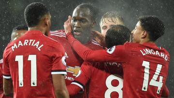 Los jugadores del United celebran el gol de Lukaku. 