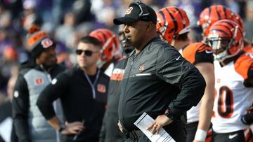 BALTIMORE, MD - NOVEMBER 27: Head coach Marvin Lewis of the Cincinnati Bengals looks on against the Baltimore Ravens in the first quarter at M&T Bank Stadium on November 27, 2016 in Baltimore, Maryland. Rob Carr/Getty Images/AFP
== FOR NEWSPAPERS, INTERNET, TELCOS & TELEVISION USE ONLY ==