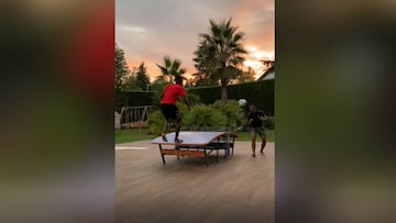 Vinicius revienta TikTok: su truco en 'futpong' se hizo viral