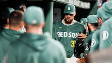 BOSTON, MASSACHUSETTS - JUNE 13: Garrett Crochet #35 of the Boston Red Sox exits the game in the ninth inning after throwing eight shutout innings against the New York Yankees at Fenway Park on June 13, 2025 in Boston, Massachusetts. Jaiden Tripi/Getty Images/AFP (Photo by Jaiden Tripi / GETTY IMAGES NORTH AMERICA / Getty Images via AFP)