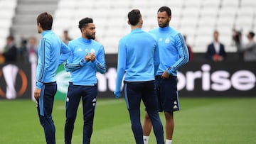 Rolando, conversando con Thauvin, Amavi y Sakai.