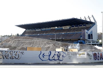 Estado actual de la demolición del Vicente Calderón con la M-30 atravesándolo.

