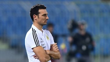 Soccer Football - International Friendly - Argentina v Iraq - Prince Faisal bin Fahd Stadium, Riyadh, Saudi Arabia - October 11, 2018 Argentina coach Lionel Scaloni during the match REUTERS/Waleed Ali