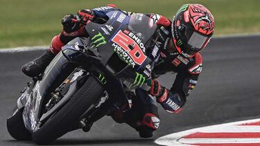 Yamaha French rider Fabio Quartararo rides his motorbike on October 23, 2021 during a free practice session on the eve of the Emilia-Romagna MotoGP Grand Prix at the Misano World Circuit Marco-Simoncelli in Misano Adriatico, Italy. (Photo by ANDREAS SOLAR