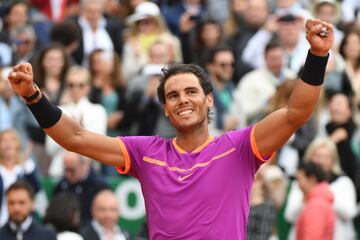 Montecarlo fue otra vez talism¨¢n para Nadal, que logr¨® dar inicio a otro a?o m¨¢gico all¨ª. Lo acabar¨ªa ganando Roland Garros y el US Open, despu¨¦s de dos a?os en blanco en los grandes. Adem¨¢s, regres¨® al n¨²mero uno. En la final, pas¨® por encima de Albert Ramos (6-1 y 6-3), convirti¨¦ndose en el primer jugador en la historia en ganar el mismo torneo diez veces. Era su t¨ªtulo 50 en tierra, superando los 49 de Guillermo Vilas, que ten¨ªa el r¨¦cord.
