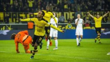 Aubameyang celebra uno de los tres goles que hizo el pasado domingo.