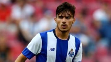 7. Ruben Neves (Portugal). El volante defiende al Porto de su país. 