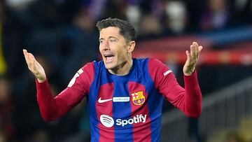 Lewandowski alarga las dudas