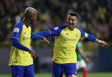 Cristiano Ronaldo celebra el gol de su compañero Talisca.