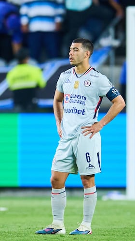 Erik Lira of Cruz Azul during the Quarter Finals first leg match between Los Angeles FC and Cruz Azul as part of the CONCACAF Champions Cup 2026, at BMO Stadium, on April 07, 2026 in Los Angeles, California, United States.