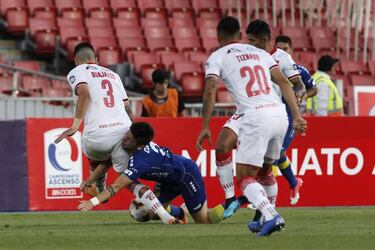 El duro choque que preocupó a todos en el Estadio Nacional
