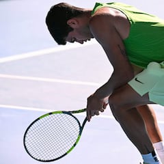 Problemas para Alcaraz ante Zverev: “He vomitado, no sé si tengo que tomarme algo”