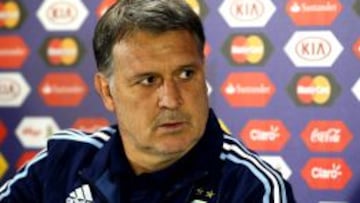 Martino: "No impediré que Larrondo juegue por Chile"