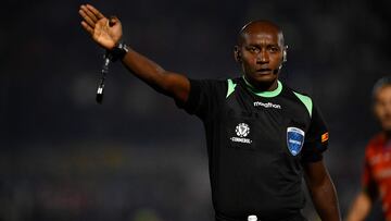 Augusto Aragón, árbitro designado para la ida de los octavos de final de la Copa Sudamericana entre Palestino y DIM.