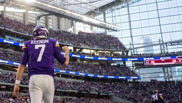 Dec 31, 2017; Minneapolis, MN, USA; Minnesota Vikings quarterback Case Keenum (7) celebrates during the fourth quarter against the Chicago Bears at U.S. Bank Stadium. Mandatory Credit: Brace Hemmelgarn-USA TODAY Sports