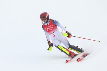Tercer tropiezo de una irreconocible Mikaela Shiffrin