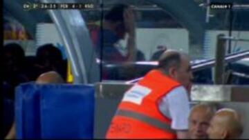 Messi hace un gesto de desaprobación.