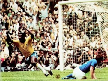 O Rei Pel¨¦, Edson Arantes do Nascimiento, considerado por muchos el mejor futbolista de la Historia. Marc¨® 1282 goles, incluyendo amistosos, y es el ¨²nico futbolista que ha ganado 3 Mundiales de f¨²tbol.