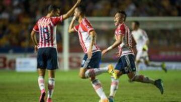 Chivas se respuso y festej&oacute; en el Volc&aacute;n.