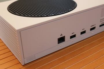 Xbox Series S en todo su esplendor: consola y mando al detalle