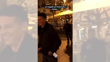 El freestyle que le hacen a James en las calles de Madrid