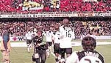 <b>PISTOLETAZO DE SALIDA. </b>Valencia y Madrid se juegan el liderazgo en la persecución al Barça.