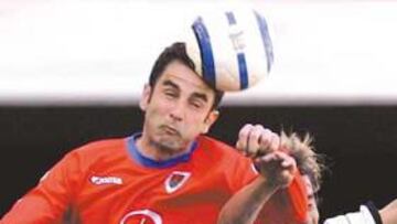 <b>SIN AIRE. </b>El Numancia quedó desinflado, igual que el balón en la cabeza de Miguel.