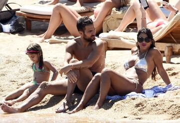 Cesc Fàbregas and Daniella Seman chill out on the beach as part of their holiday with the family in Sardinia.