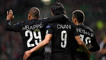 Cavani, Mbappé y Neymar celebrando un tanto en su último partido de Champions.