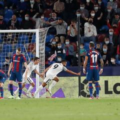 La sangría no cesa: diez goles en los últimos tres partidos