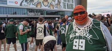 Locura con los Bucks de Antetokounmpo en Milwaukee