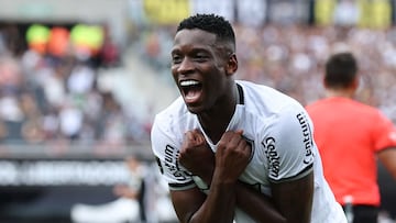 Luiz Henrique celebra su gol en la final de la Copa Libertadores.