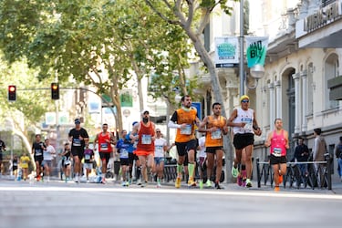 Varias corredores participan en la maratón durante la 46ª edición del Zurich Rock 'N' Roll Running Series.