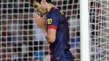 <b>DUDAS. </b>Fàbregas las genera entre el público del Camp Nou.