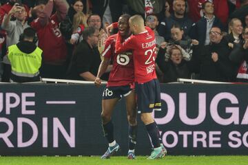 Bafode Diakite celebra junto a Edon Zhegrova el 2-0 anotado ante el Monaco este domingo.