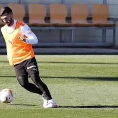 Gayà y un tifo "bronco" para ganar al Athletic