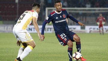 Futbol, Universidad de Chile vs Coquimbo Unido.
 Duodecima fecha, campeonato nacional 2019.
 El jugador de  Universidad de Chile, Gabriel Torres , controla el baln, durante el partido de primera division disputado en el estadio Nacional de Santiago, Chil