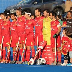 Diez jugadores abandonan Valencia tras dos positivos