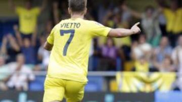 Vietto celebra uno de sus goles ante el Rayo Vallecano.