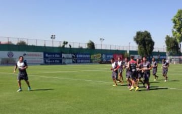 La Selecci&oacute;n inici&oacute; su tercer d&iacute;a de pr&aacute;cticas en Juan Pinto Dur&aacute;n.